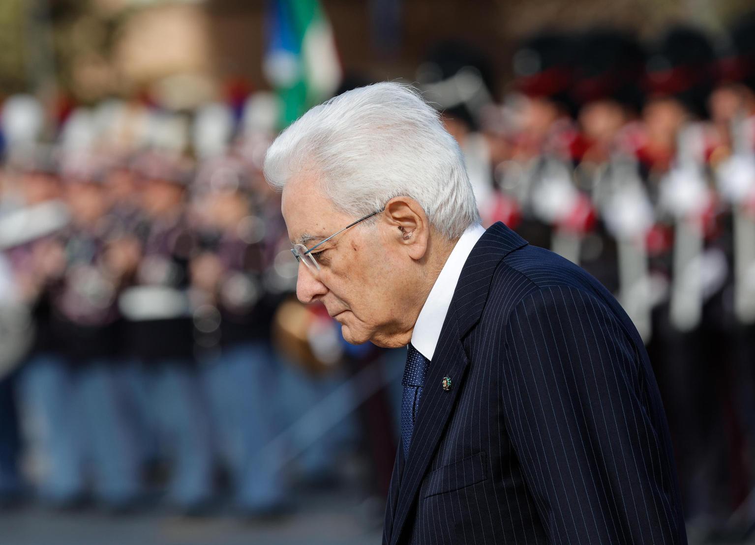 Mattarella celebra la Giornata dell'unità nazionale all'Altare della Patria