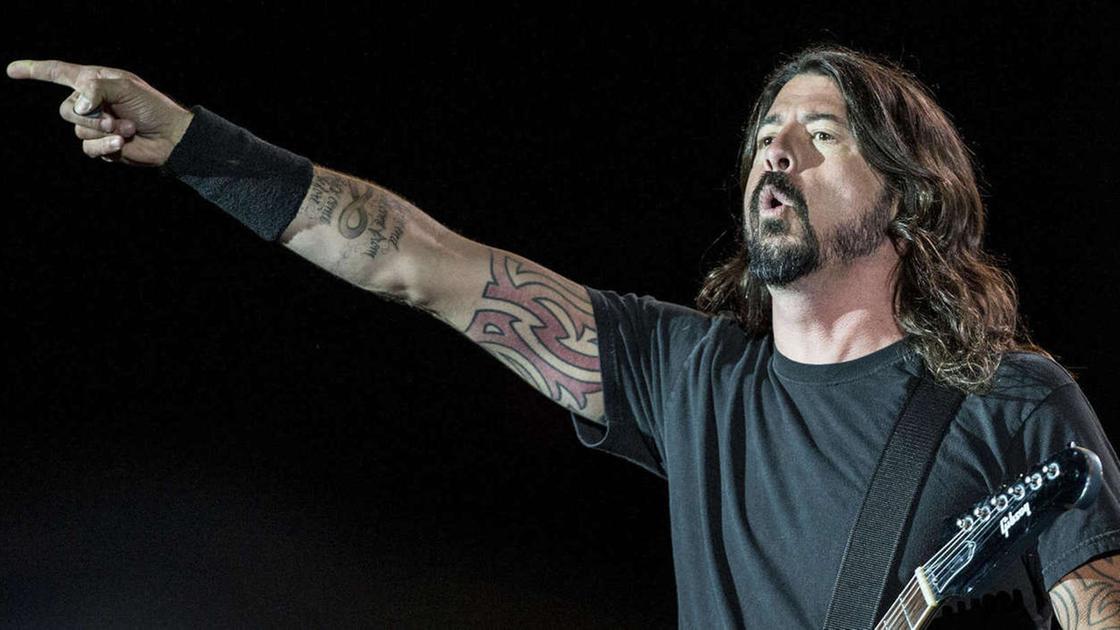 Dave Grohl dei Foo Fighter di nuovo papà, ma la figlia non è della moglie Jordyn Blum