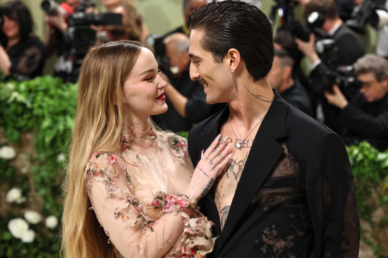 Damiano dei Maneskin e Dove Cameron al Met Gala 2024