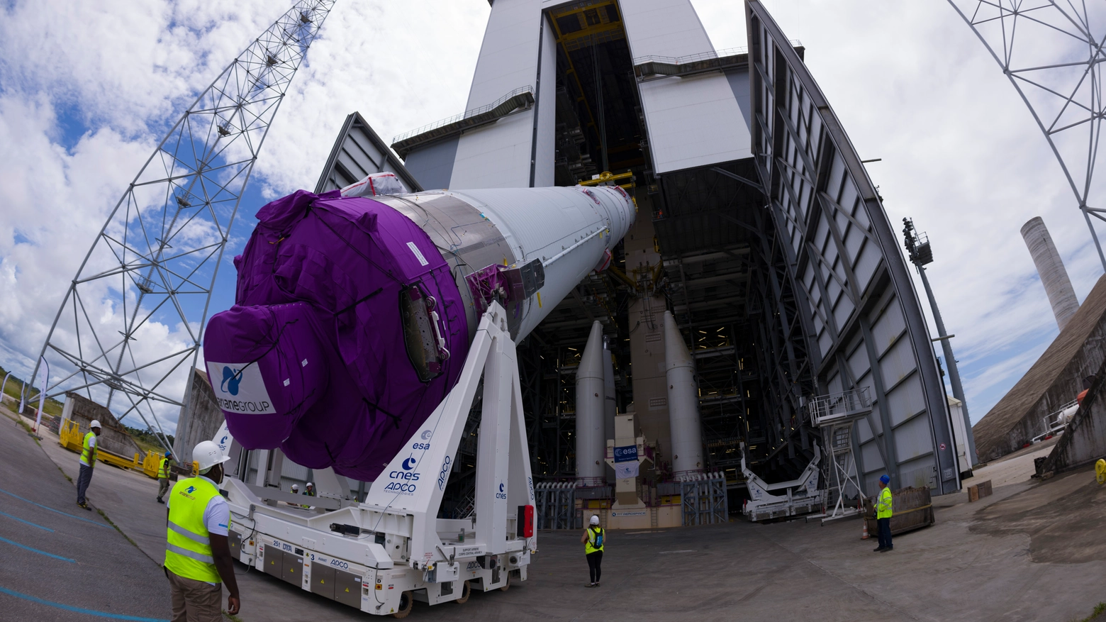 Con capacità fino a 20,6 tonnellate in orbita bassa, Ariane 6 segna un nuovo capitolo nell'esplorazione spaziale europea dal 2024.