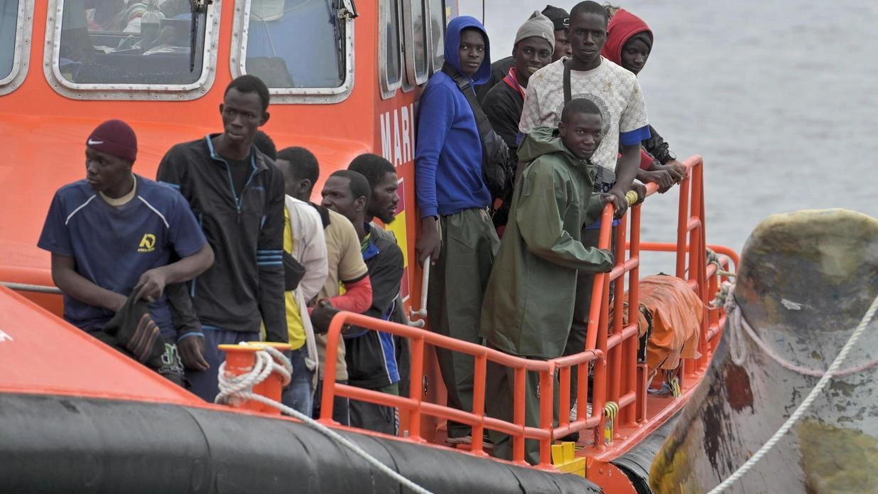 Sbarco di migranti ieri alle Canarie, una delle rotte alternative al Mediterraneo