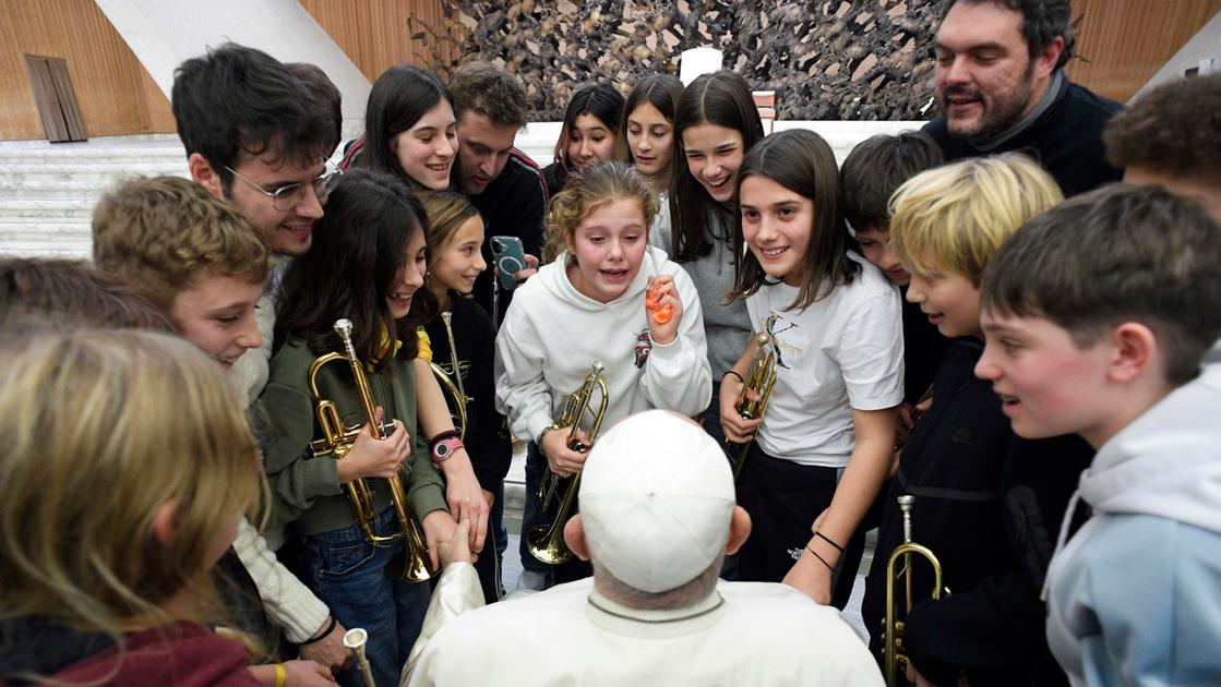 L’autobiografia di papa Francesco. “Vengo da una famiglia di emigranti. Evitarono il naufragio in extremis”