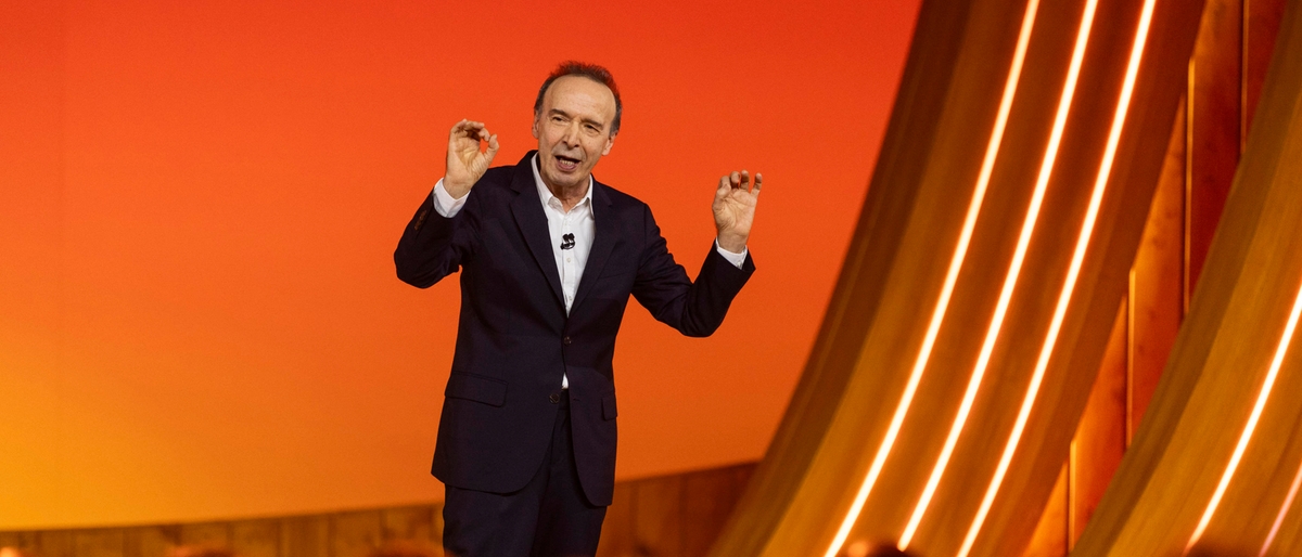 Benigni a raffica su Ventotene e il sogno dell’Europa: “Attenti al nazionalismo, la pace è in pericolo”