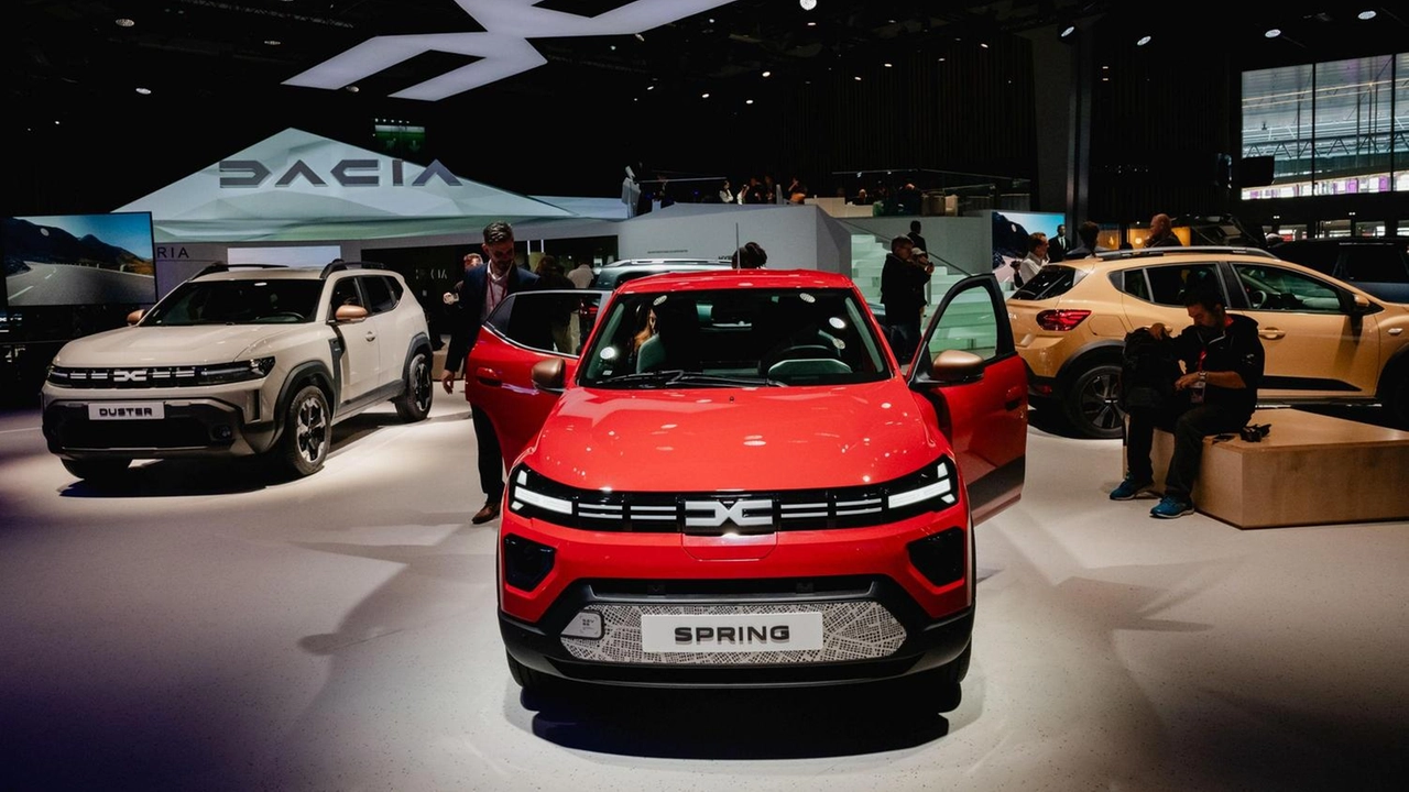 Dacia presenta Bigster al Salone di Parigi: il nuovo Suv punta al segmento C con qualità e prezzo competitivi. Intervista al general manager Dacia Italia.