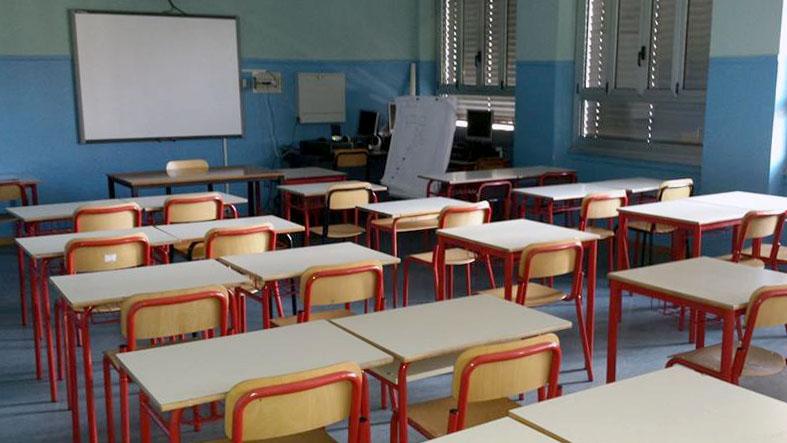 Professore molesta alunne di 11 anni: rinviato a giudizio a Roma