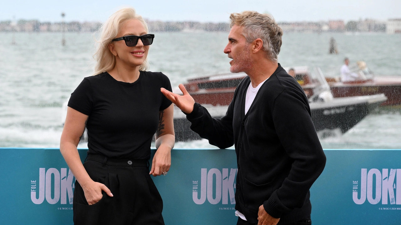 Lady Gaga e Joaquin Phoenix, protagonisti di 'Joker: Folie a Deux' (Ansa)