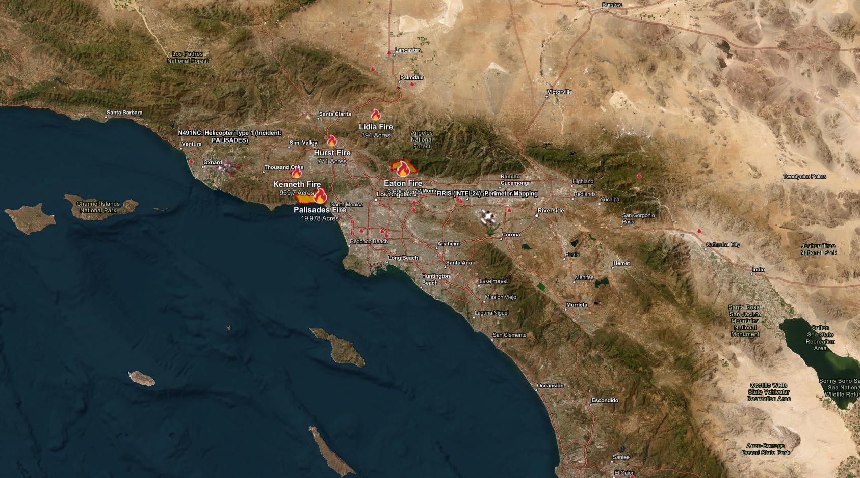 Incendi a Los Angeles: la vista satellitaredell'area di Los Angeles con gli incendi attivi (sito Cal Fire)