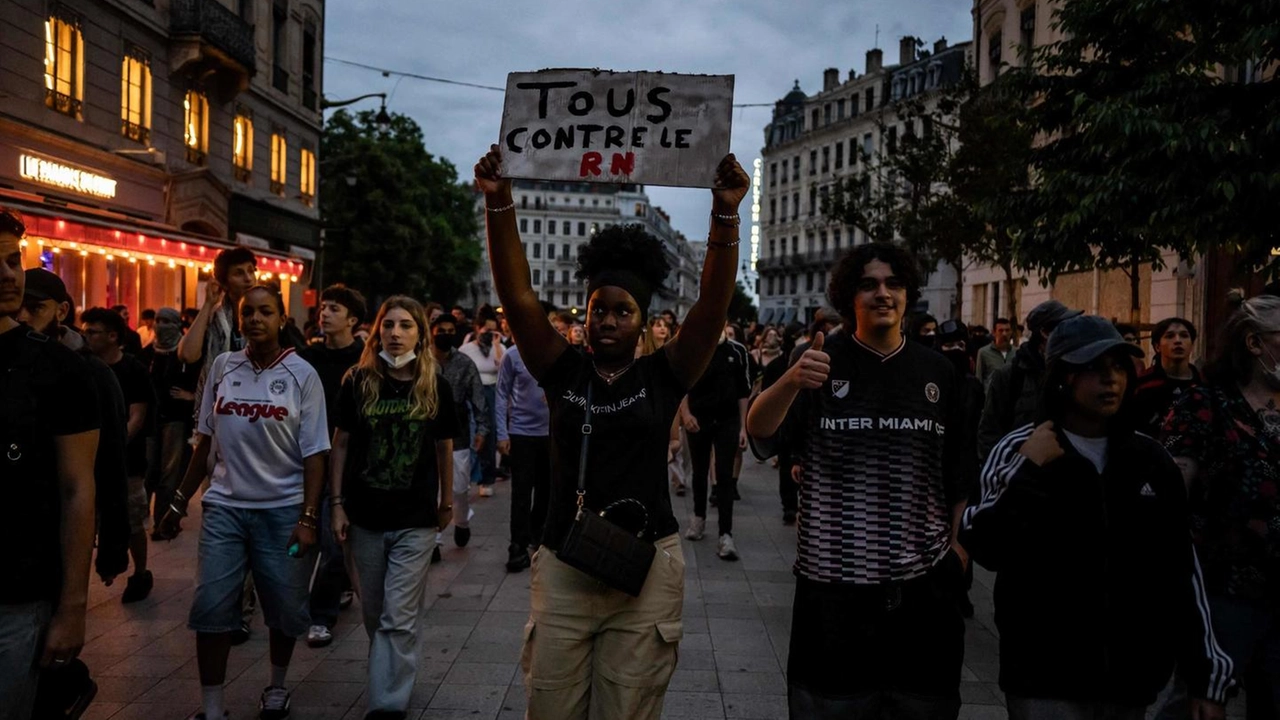 Una manifestazione di protesta contro il Rassemblement national (Afp)