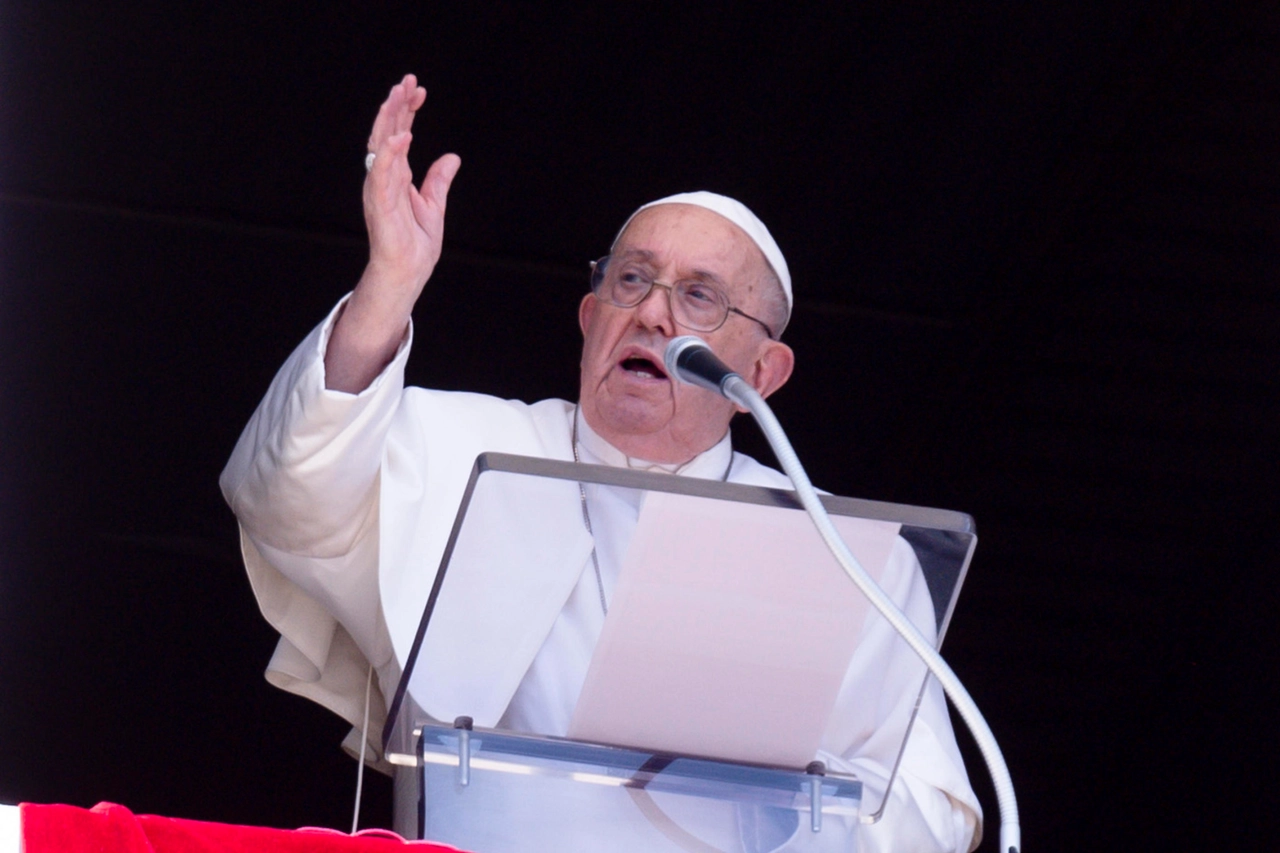 Papa Francesco durante l'Angelus