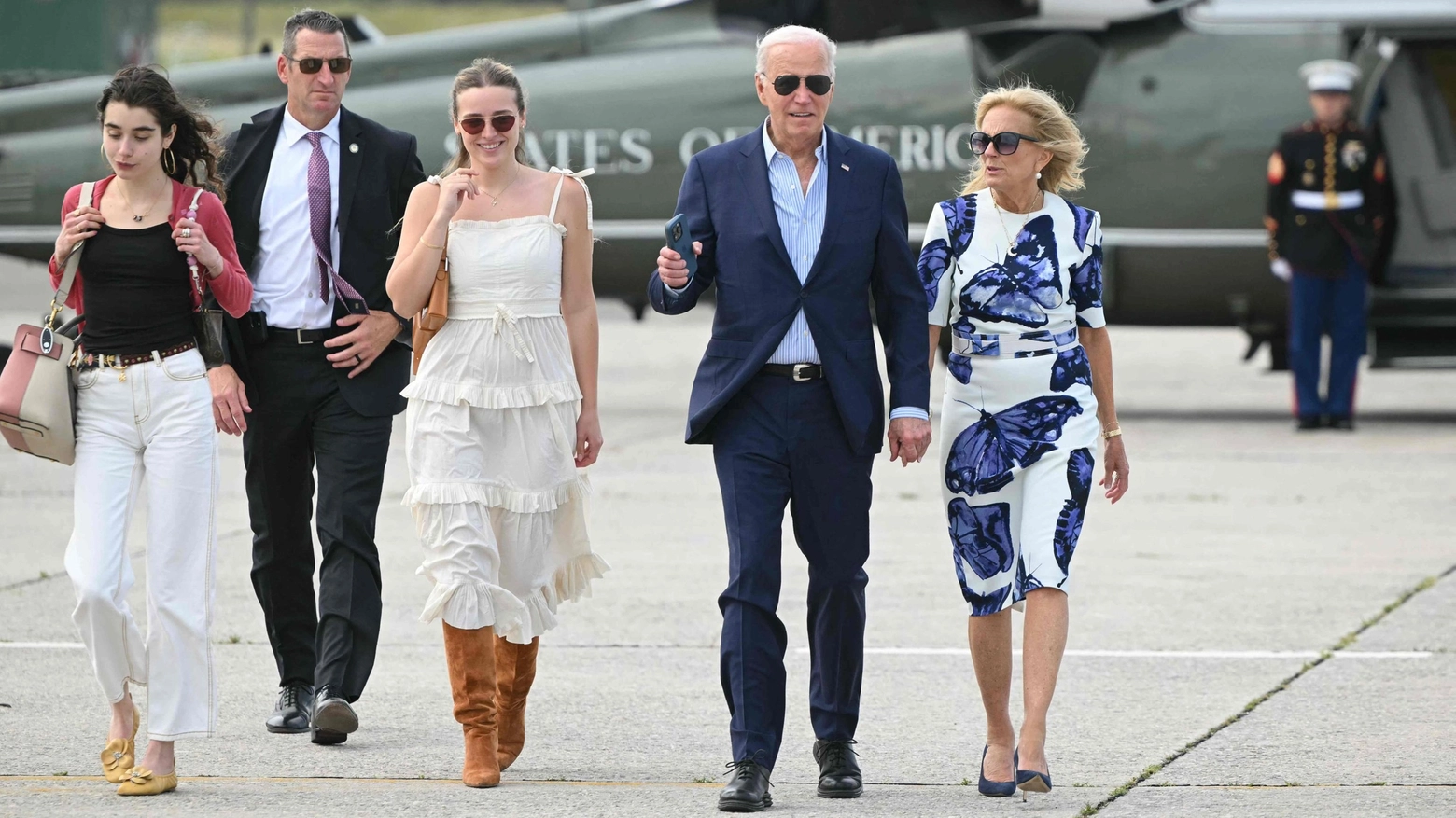 Joe Biden con la famiglia (foto Afp)