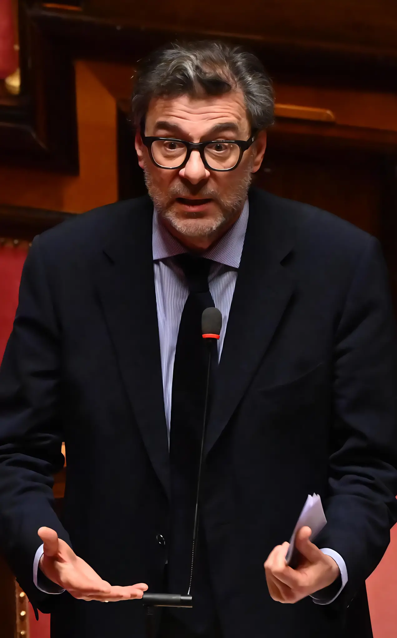 Sconti su elettricità e gas alle stelle. Giorgetti corre ai ripari: "Un decreto sul caro bollette"