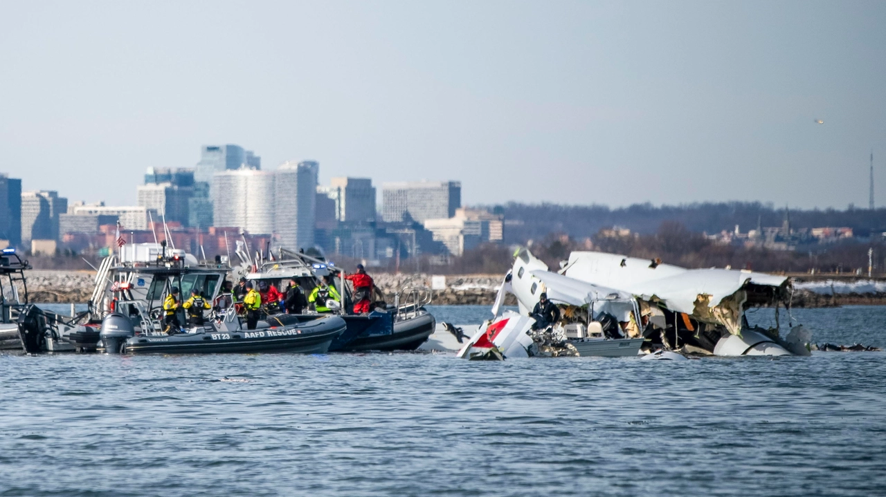 USA WASHINGTON DC AIRPLANE CRASH