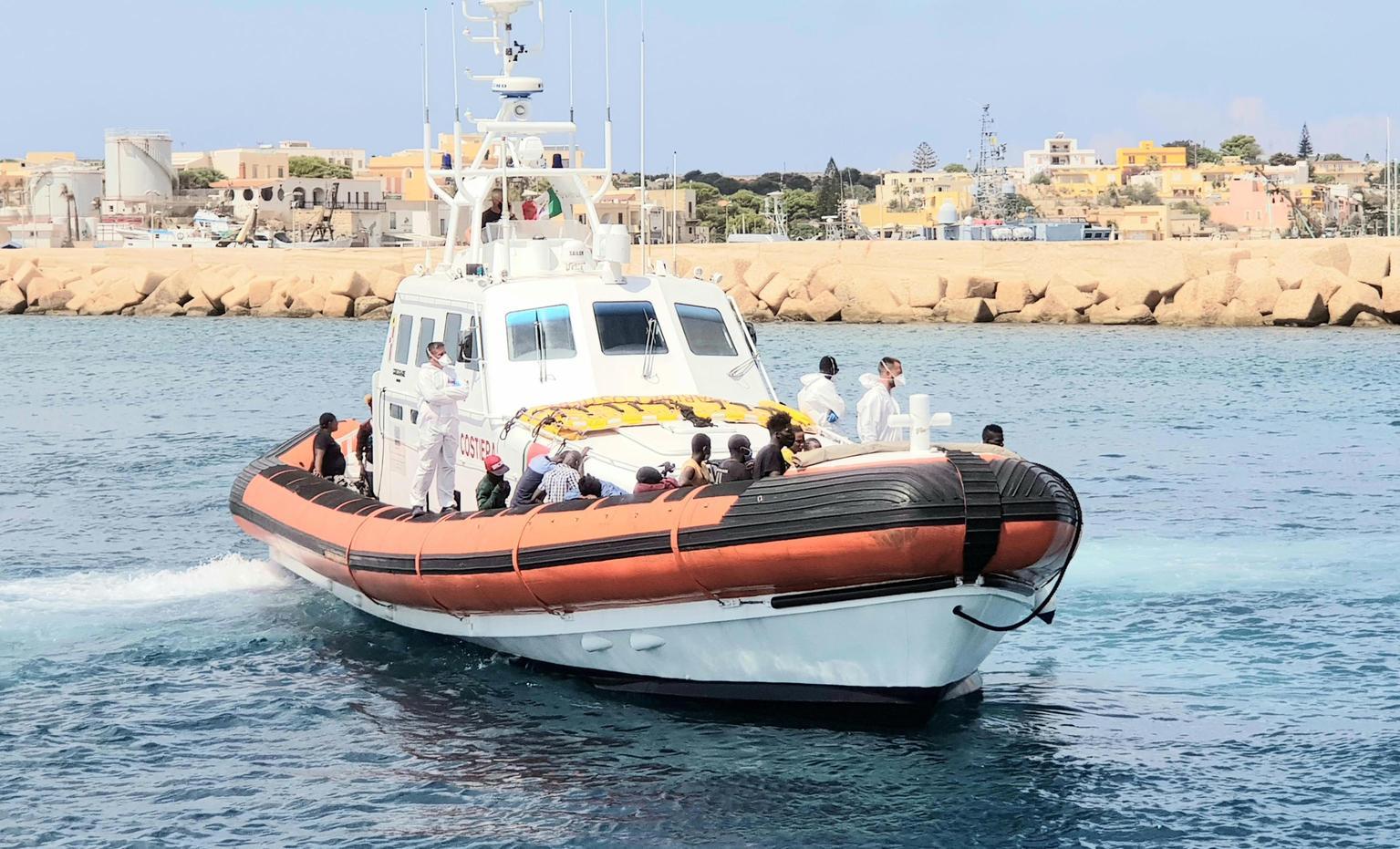 Naufragio nel Canale di Sicilia: 40 dispersi, 10 sopravvissuti a Lampedusa