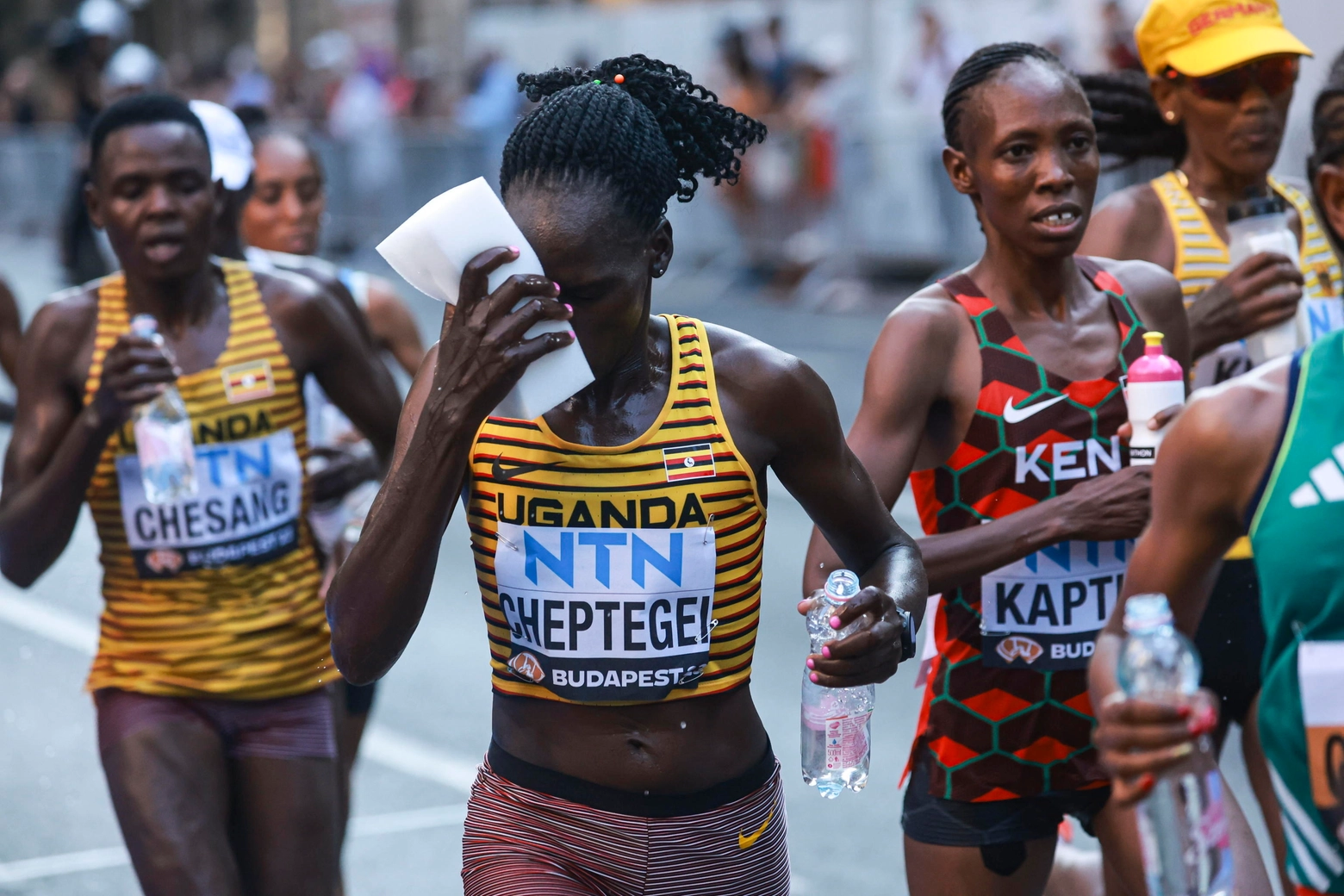 Rebecca Cheptegei non ce l'ha fatta, la maratoneta 33enne ugandese è morta per le ustioni riportate