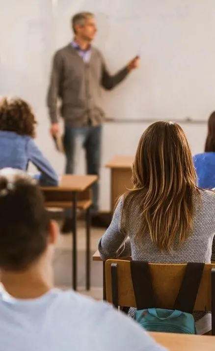 "Papà, vieni a spaccare la faccia al prof"