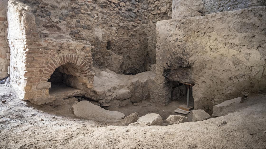 Eccezionale scoperta a Pompei, trovate terme private con sala banchetti. Il giallo del proprietario