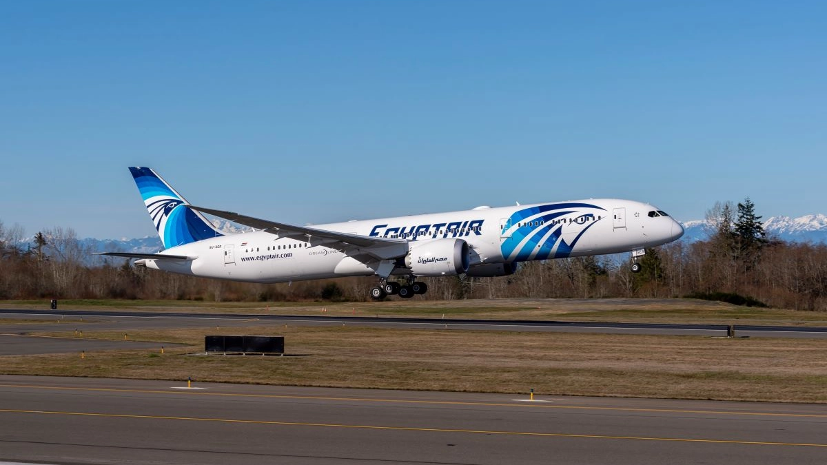 Toccata e fuga al Cairo con Egyptair, senza bisogno del visto