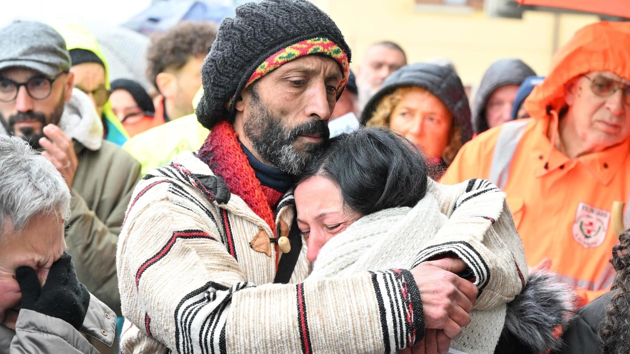 Tre giovani sono stati arrestati dai carabinieri per l'omicidio del 17enne Maati Moubakir a Campi Bisenzio.