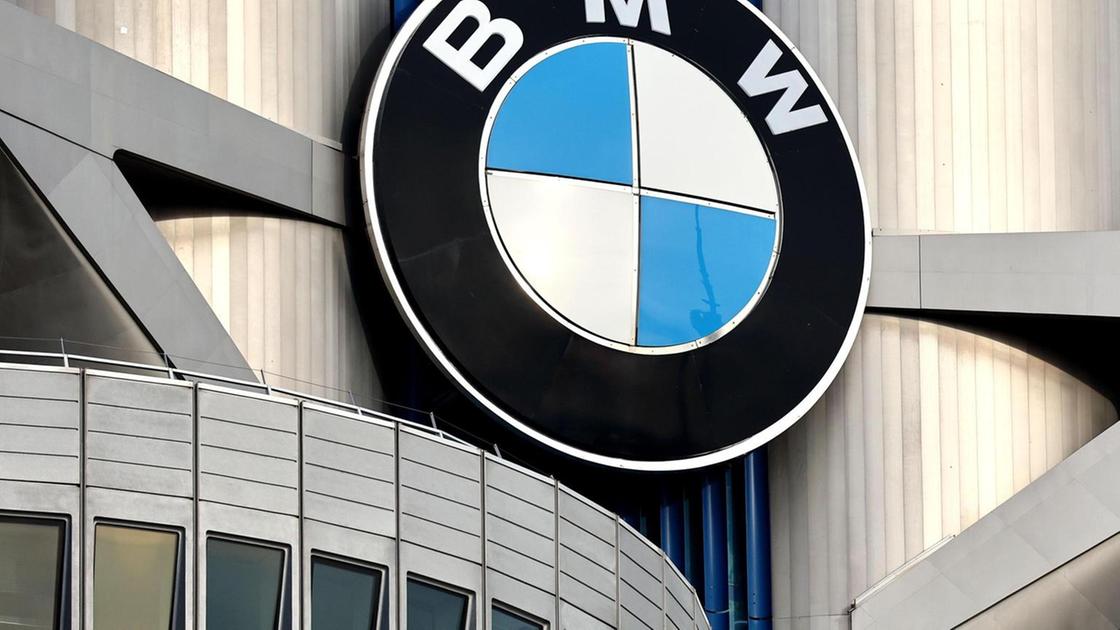 Bmw rivede al ribasso le stime sull