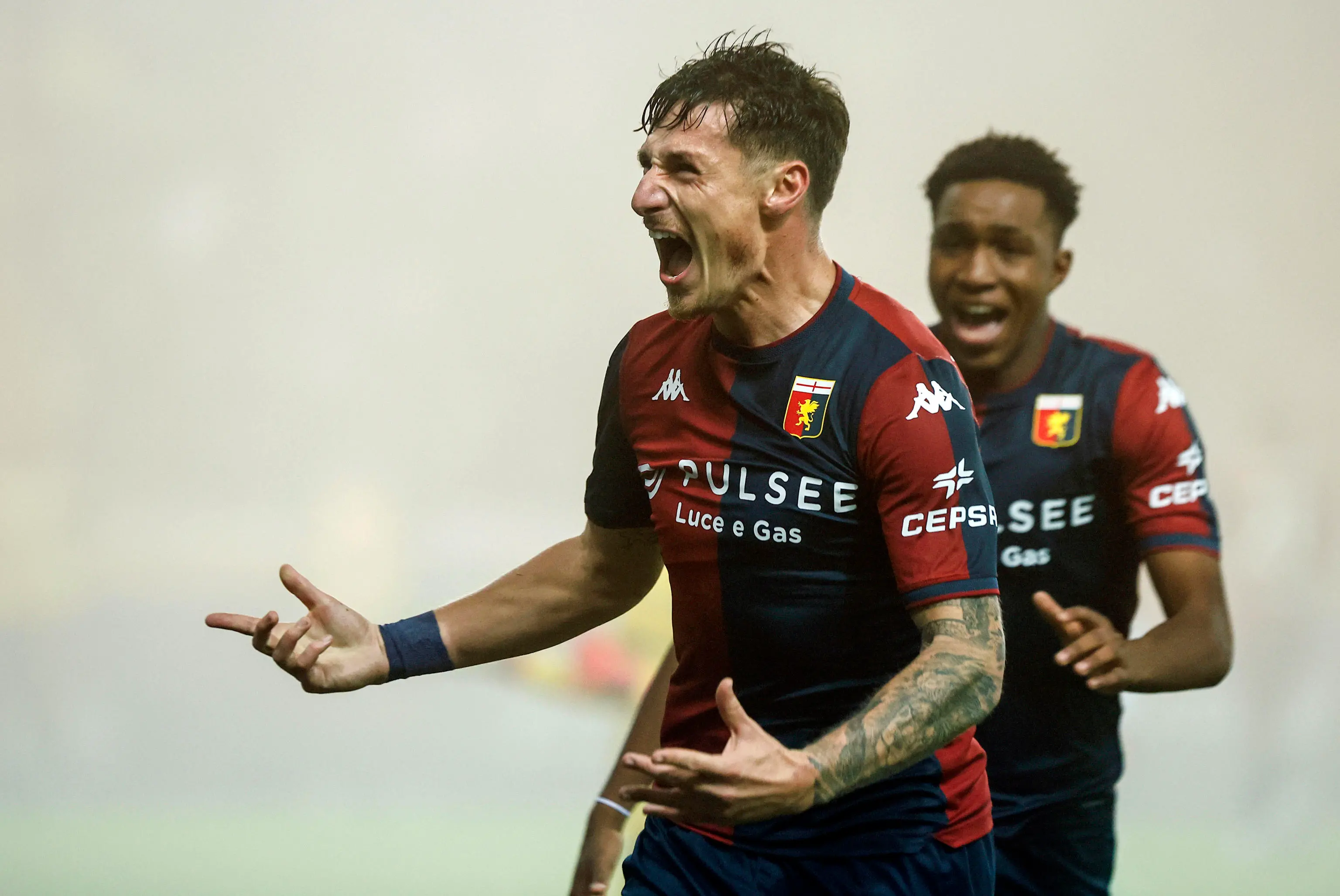 Torino-Genoa 1-1, Pinamonti impatta l'autogol di Thorsby. Finale infuocato