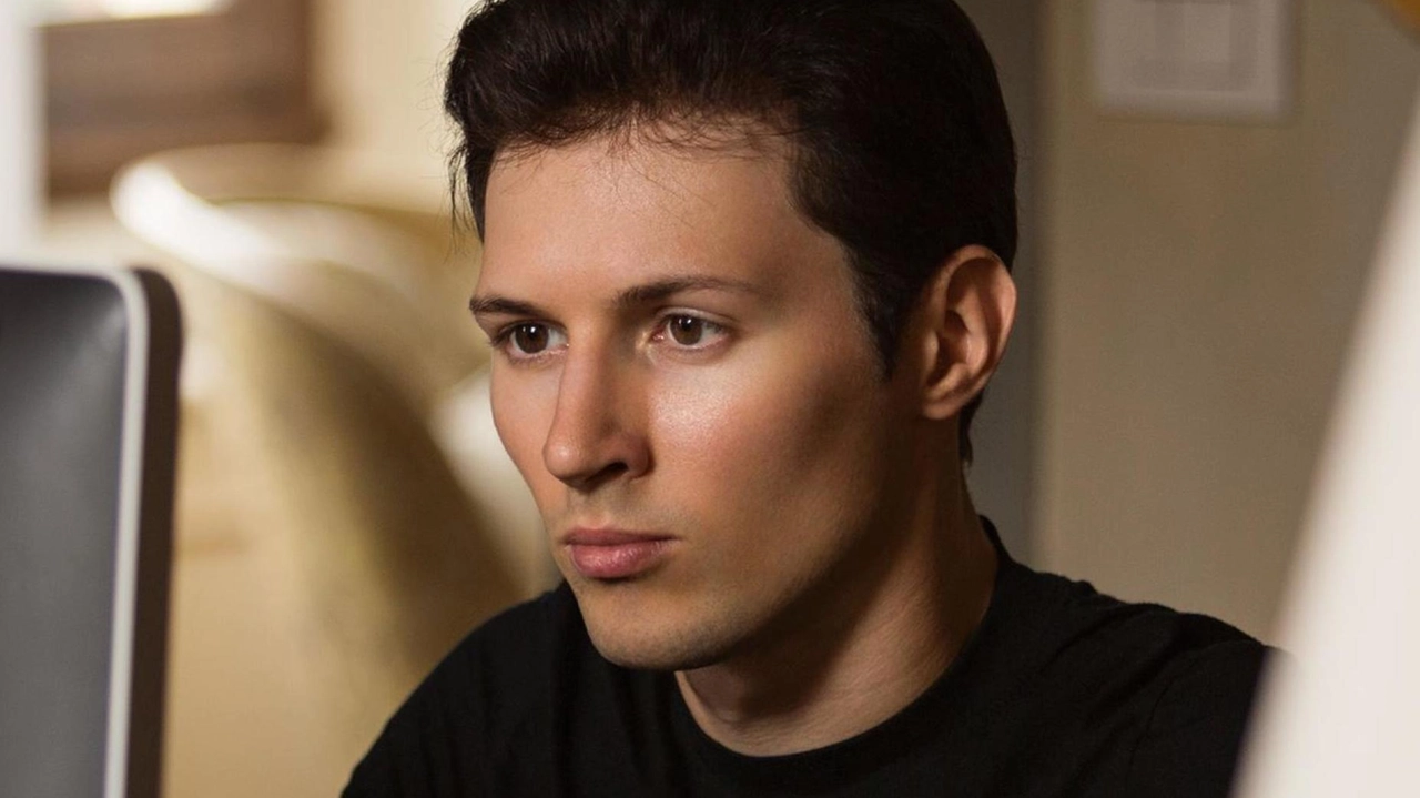 Il Cremlino si esprime sull'affaire Pavel Durov, fondatore di Telegram rilasciato in Francia con cauzione. L'UE indaga su possibili violazioni delle regole digitali.