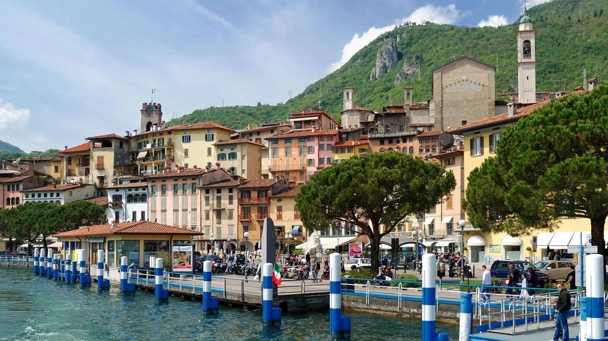 Lovere, sul lago d'Iseo, punto di partenza della strada