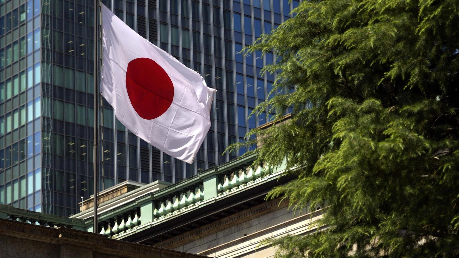 La banca del Giappone aumenta i tassi allo 0,25%