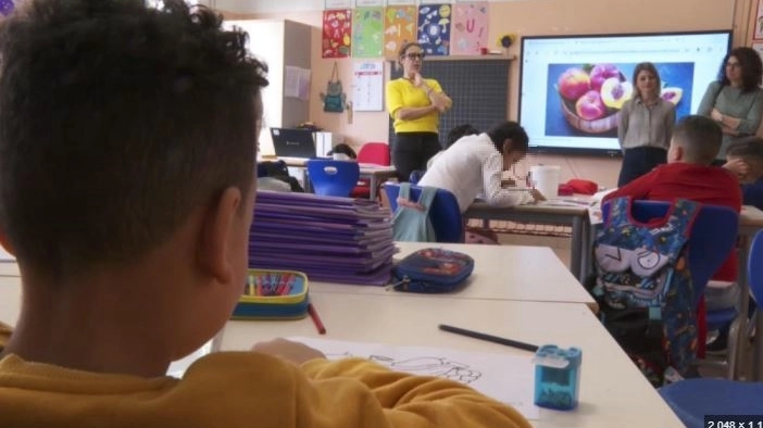 Una classe della scuola elementare Radice, nel quartiere San Siro a Milano, dove non ci sono alunni italiani