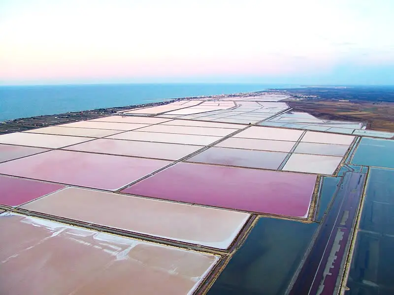 Terme Margherita di Savoia: benessere col ‘fango vergine’ della Città dei cristalli rosa