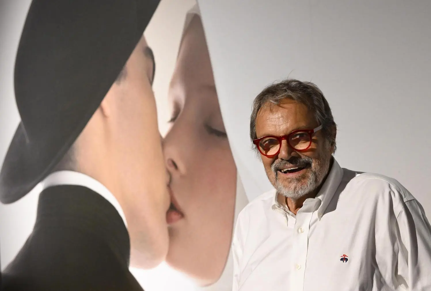 Toscani, ottant’anni da situazionista: Bologna rende omaggio al maestro