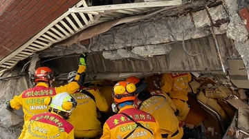 Terremoto a Taiwan, la Cina pronta a fornire aiuti. Ma intanto schiera 30 jet e 9 navi da guerra intorno all’isola