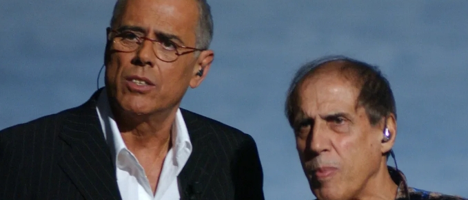 Adriano Celentano, l’affondo di Teo Teocoli: “Decide tutto Claudia Mori. Non lo chiamo più, dovrebbe farlo lui”