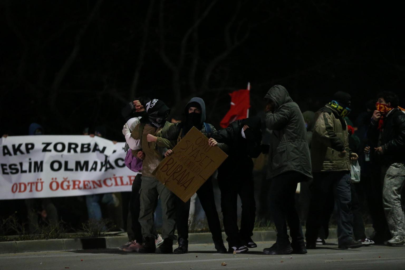 Proteste in Turchia dopo l'arresto del sindaco di Istanbul Ekrem Imamoglu