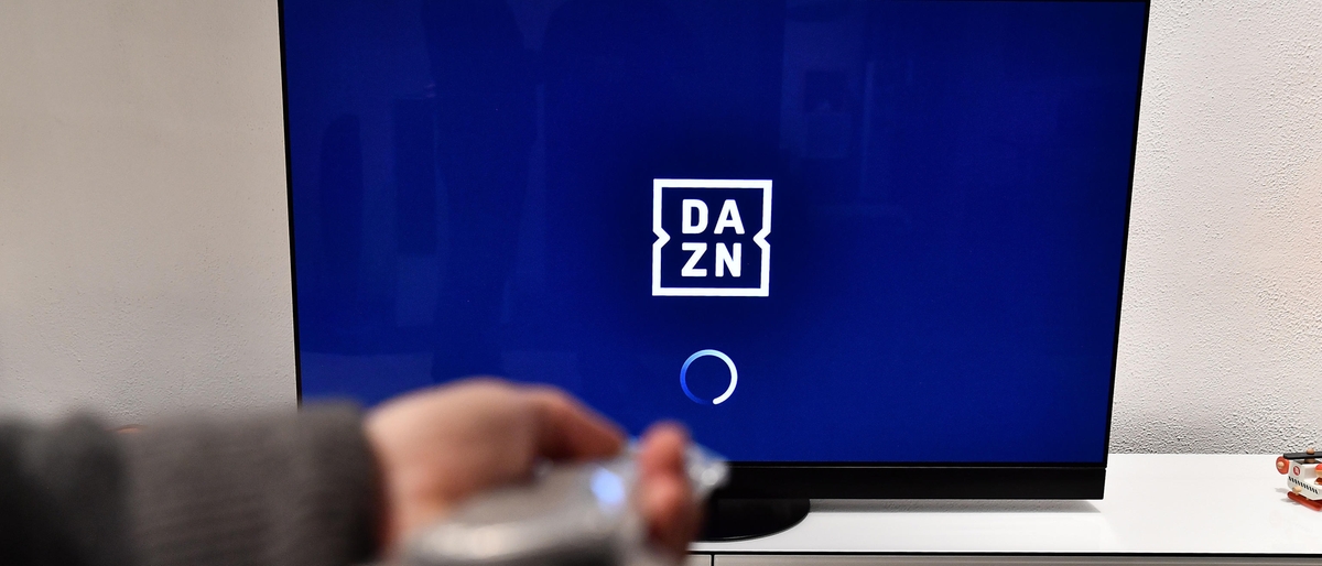 Nuova offerta Dazn, abbonati furiosi. Prezzi più bassi ma solo per i neo iscritti