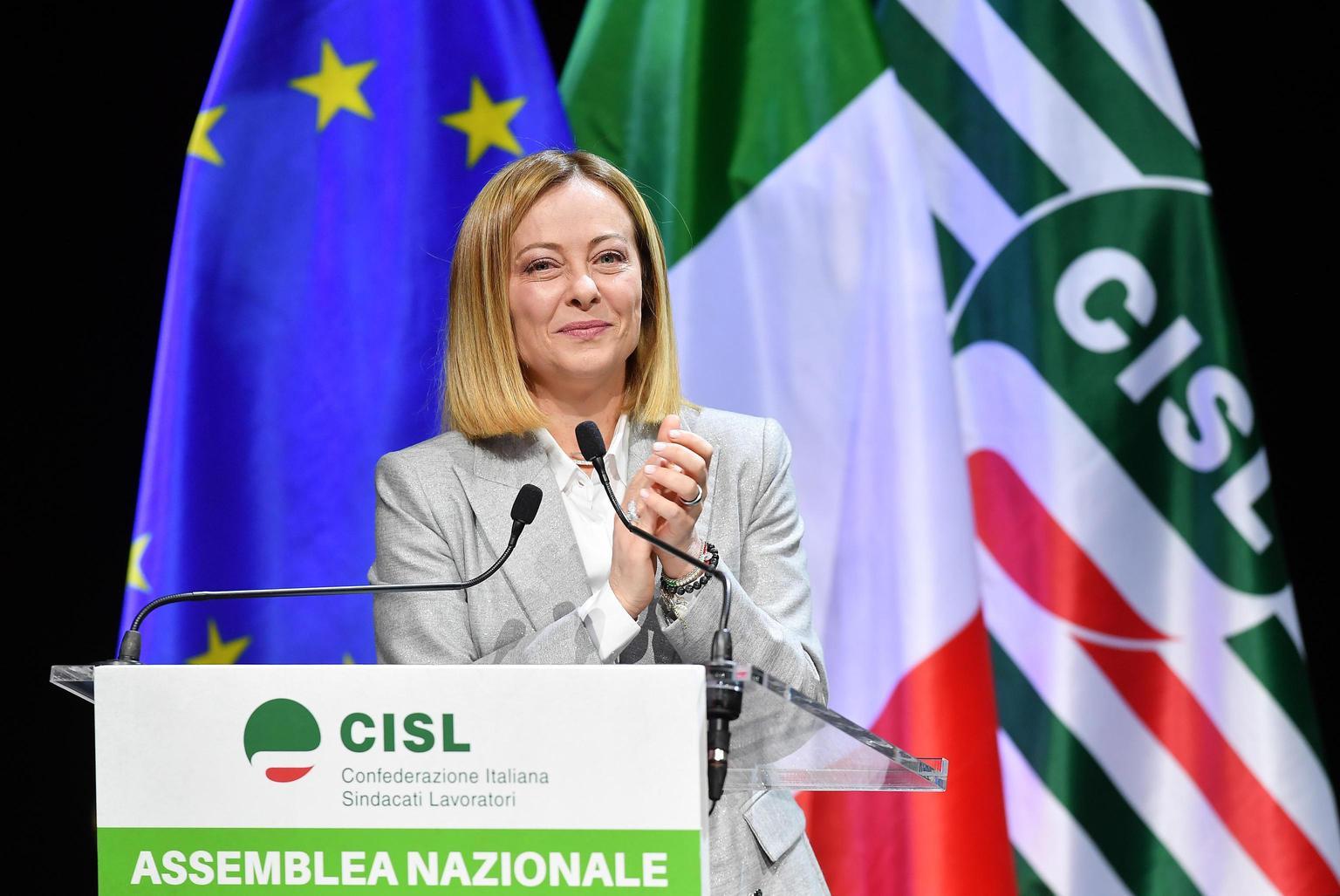 Giorgia Meloni all'Assemblea Cisl: Innovare il modello economico con sussidiarietà e crescita