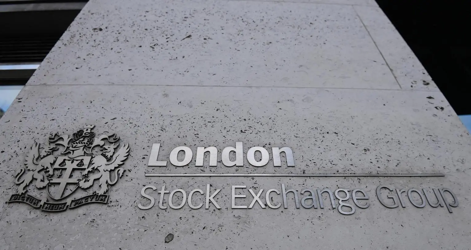 Borsa: l'Europa chiude in leggero aumento, Londra +0,4%