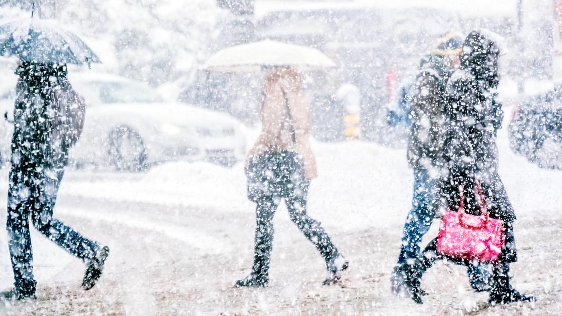 Gelo e neve in Gran Bretagna: dalle scuole ai trasporti cosa sta succedendo