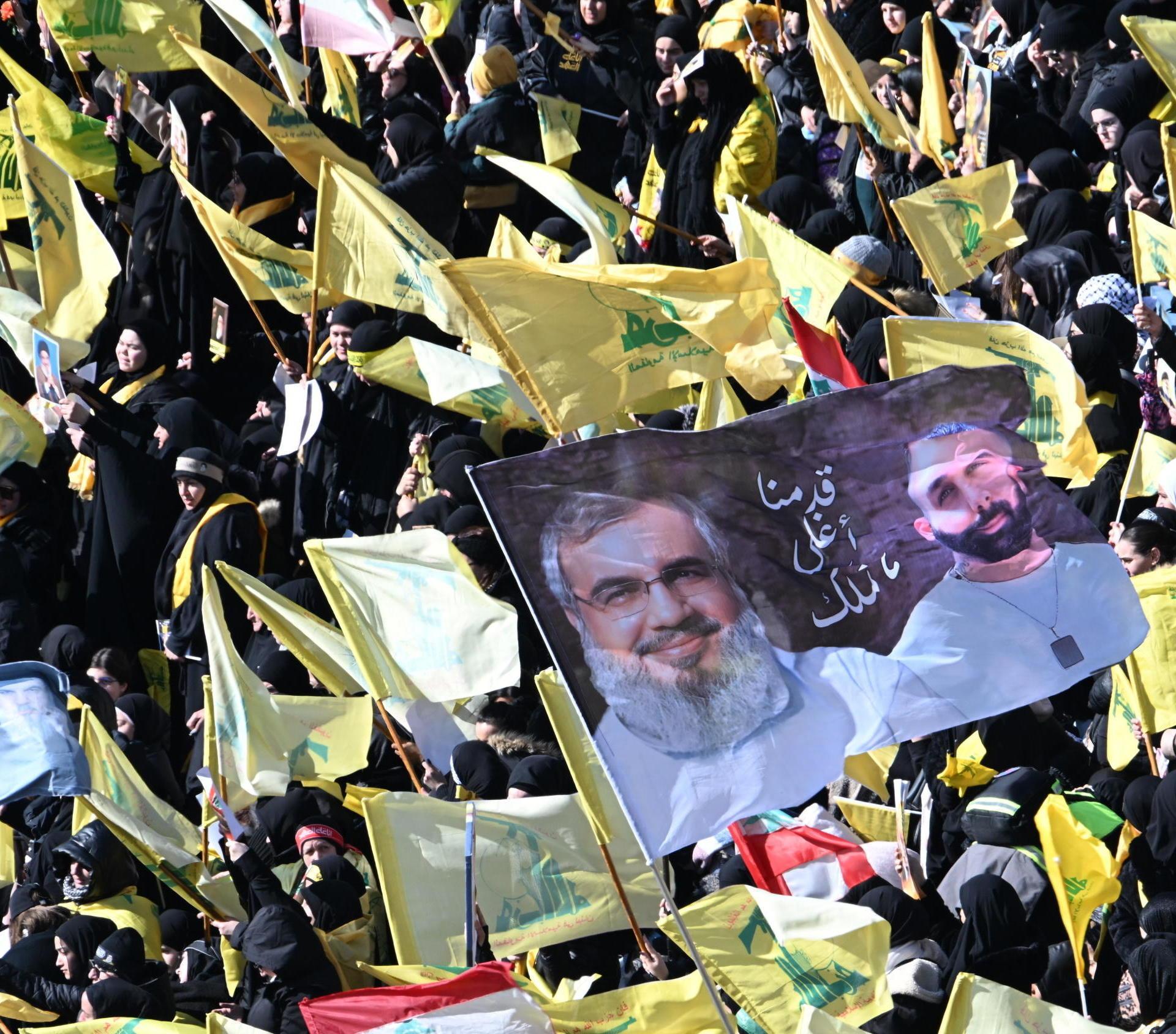 I funerali di Nasrallah, ex leader di Hezbollah. E i jet israealiani sorvolano l’area