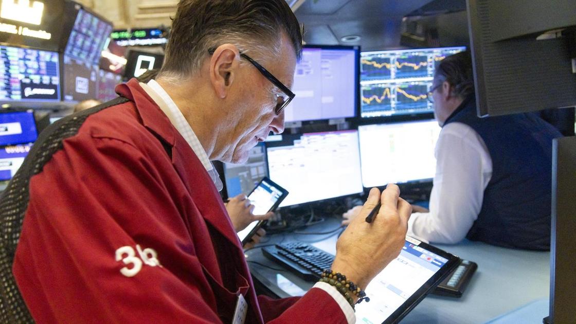 Wall Street apre debole, Dj  0,40%, Nasdaq +0,05%