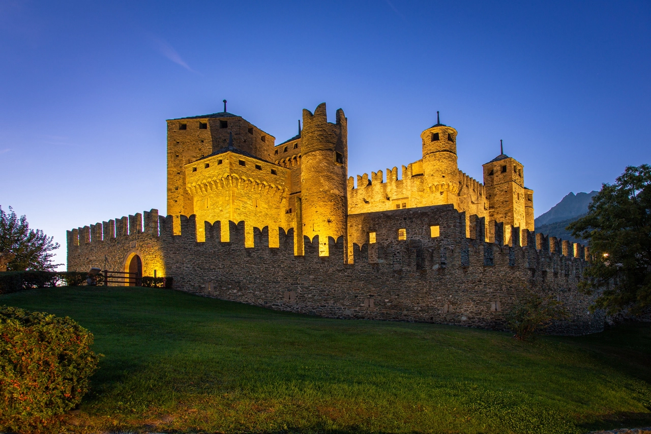 Castello di Fénis, Valle d'Aosta (foto Enrico Romanzi)