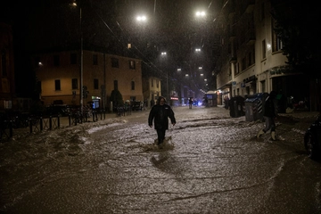 Caldo anomalo, nuova ondata di piogge, rischio pesante maltempo nel weekend. Blitz gelido per Ognissanti?