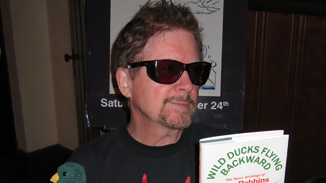 Tom Robbins è morto nella sua casa di La Conner, nello stato di Washington, negli Usa. Aveva 92 anni