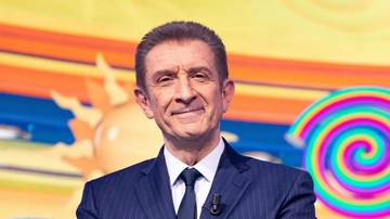 Ezio Greggio e la Milano in vetrina: “Ieri gli yuppies, oggi gli influencer. Iacchetti? Remissivo, io più aggressivo”