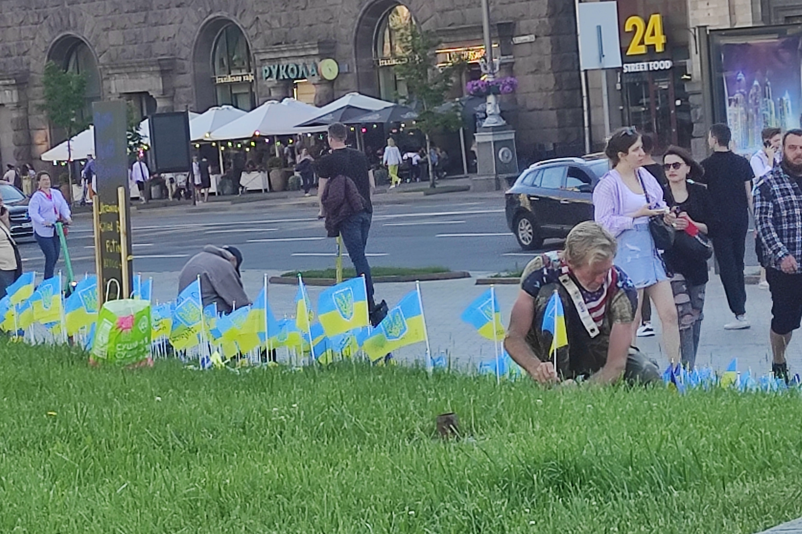 Ryan Wesley Routh, presunto attentatore di Donald Trump, fotografato da Cristina Brondoni in piazza Maidan a Kiev il 3 giugno 2022