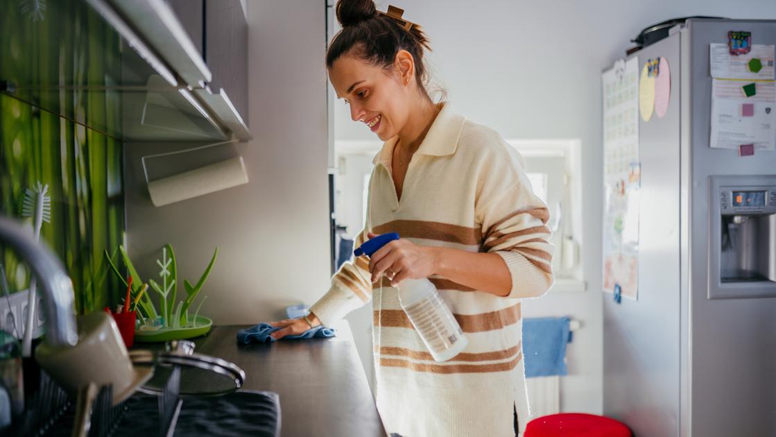 Lavoro domestico,  145mila occupati in due anni. I costi per l’assistenza portano sempre più donne a rinunciare al lavoro