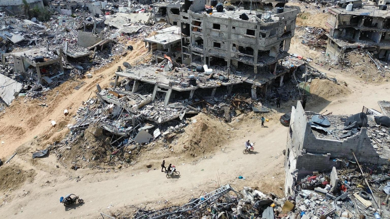 Fonti mediche, 'almeno 10 morti in raid su scuola Gaza'
