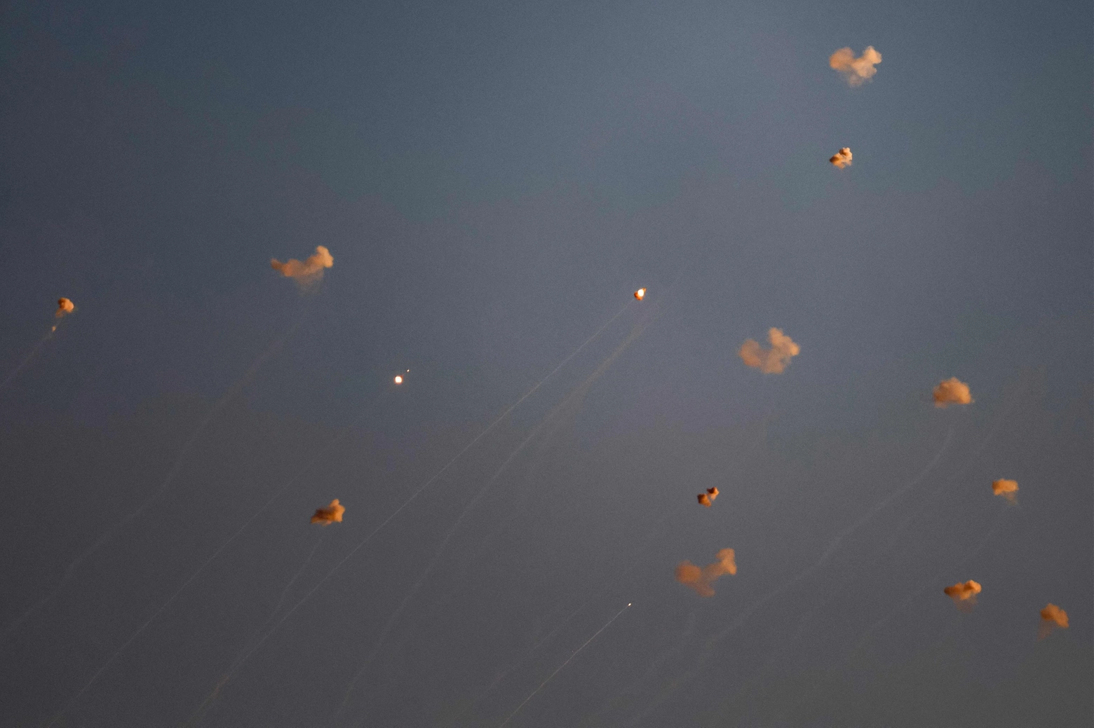 Missili lanciati dal Libano intercettati dalla contraerea israeliana Iron Dome