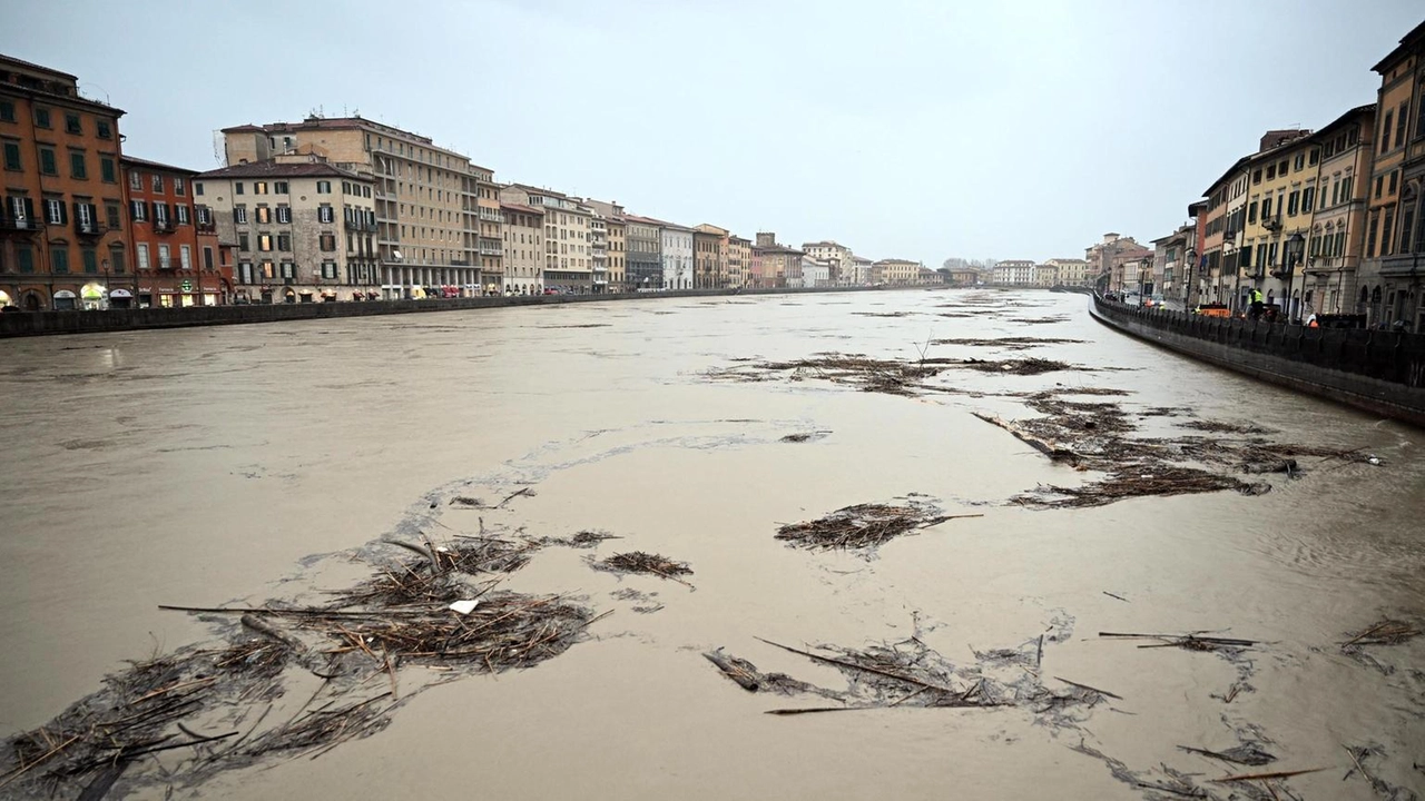 Il colmo di piena dell'Arno è transitato senza criticità grazie allo Scolmatore della Regione Toscana e alle casse di espansione.