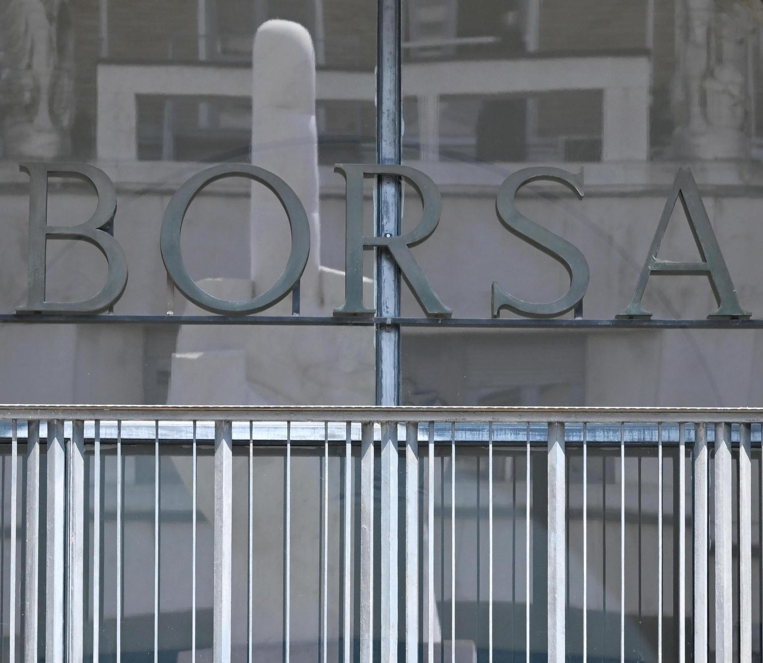 Borsa di Milano positiva, trainata da farmaceutica ed energia