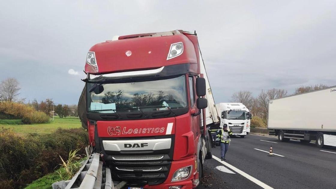 Tir investe e uccide operaio su tratto autostrada A1 a Cassino